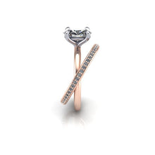 Oval Moissanite Rolling Rings Engagement Ring